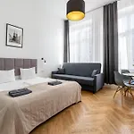Апартаменти Wroclaw City Apartments *