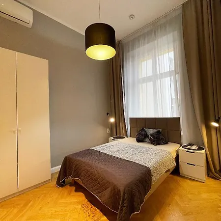 Wroclaw City Apartments شقة