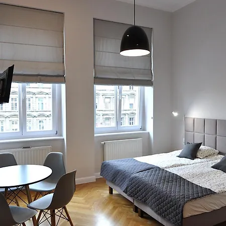 Wroclaw City Apartments شقة