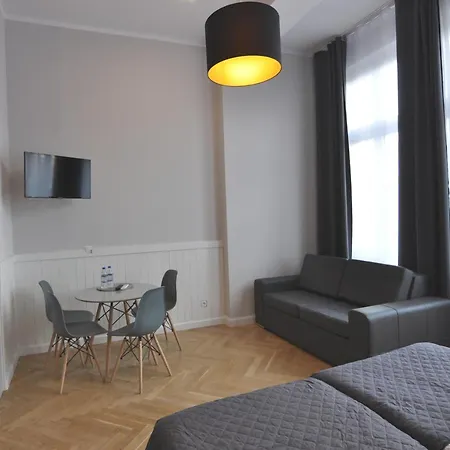 Wroclaw City Apartments شقة