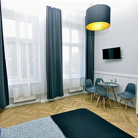 Wroclaw City Apartments شقة